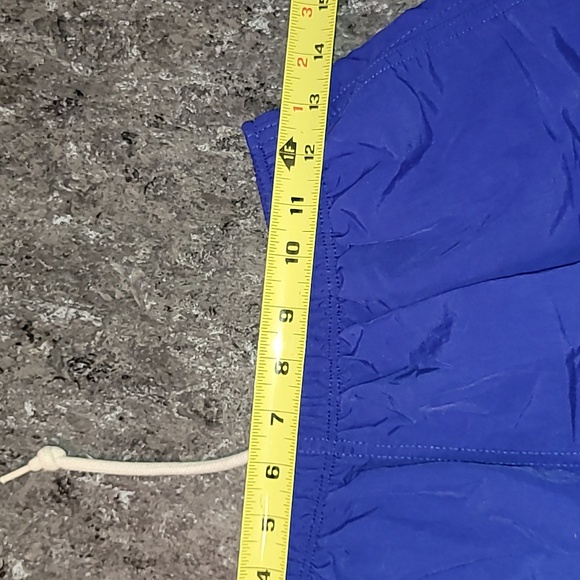 Vintage. Made in USA. Lands' End.  Nylon-Supplex women's shorts. Size Medium. - Picture 6 of 12